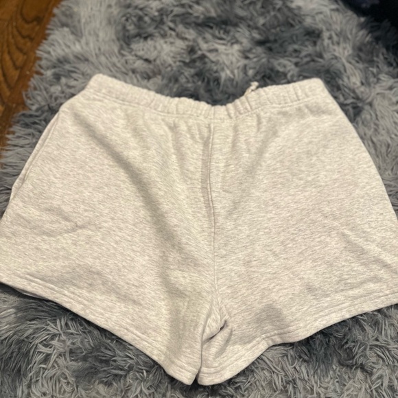 Skims - Picture 3 of 3